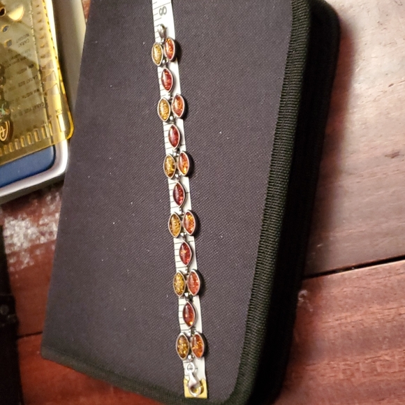 Natural Amber bracelet - Picture 4 of 4